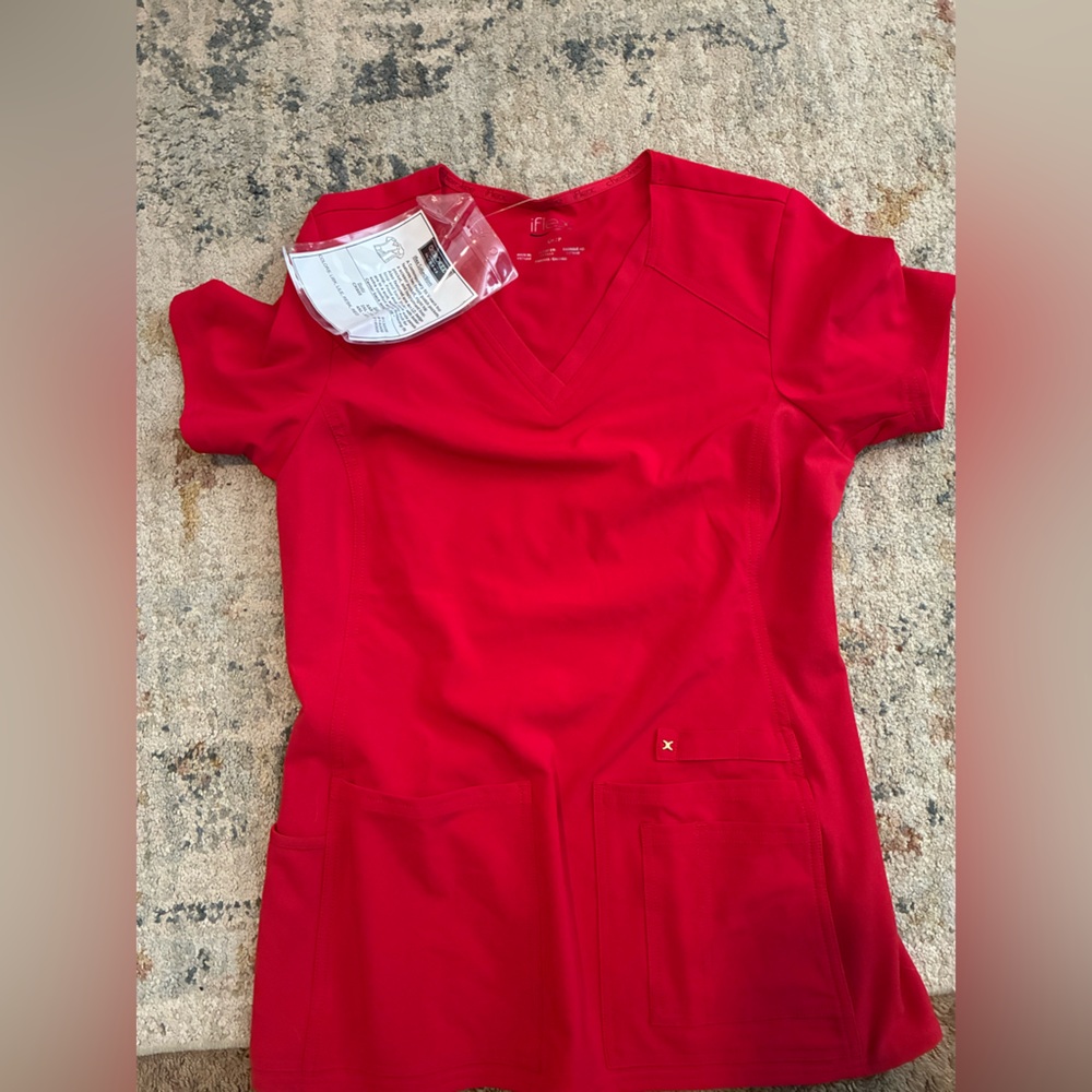 Nursing top Cherokee NWT Iflex